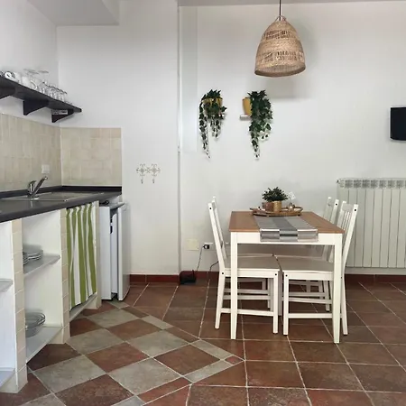 Il Settimo Borgo E Appartementi Nocleg ze śniadaniem 3*